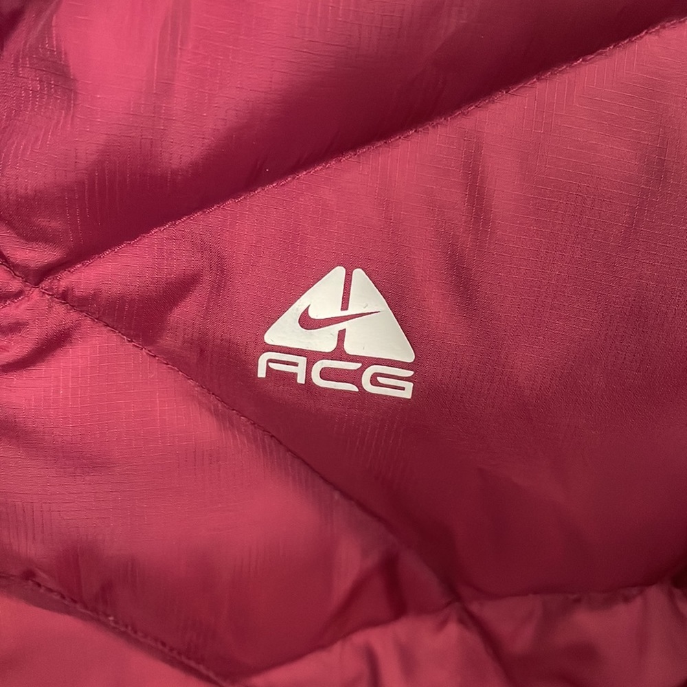 Nike ACG Women's Burgundy Puffer Jacket - Picture 2 of 13